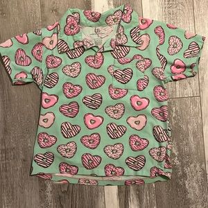 Valentines Day heart donuts 🍩 collared shirt. Boys size 5